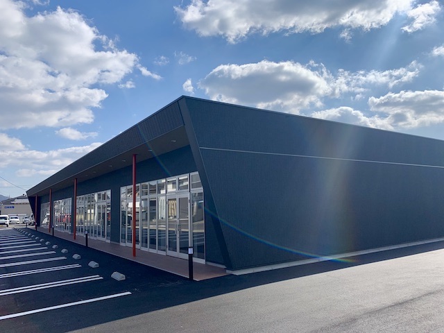 青空が似合う事務所用テナント